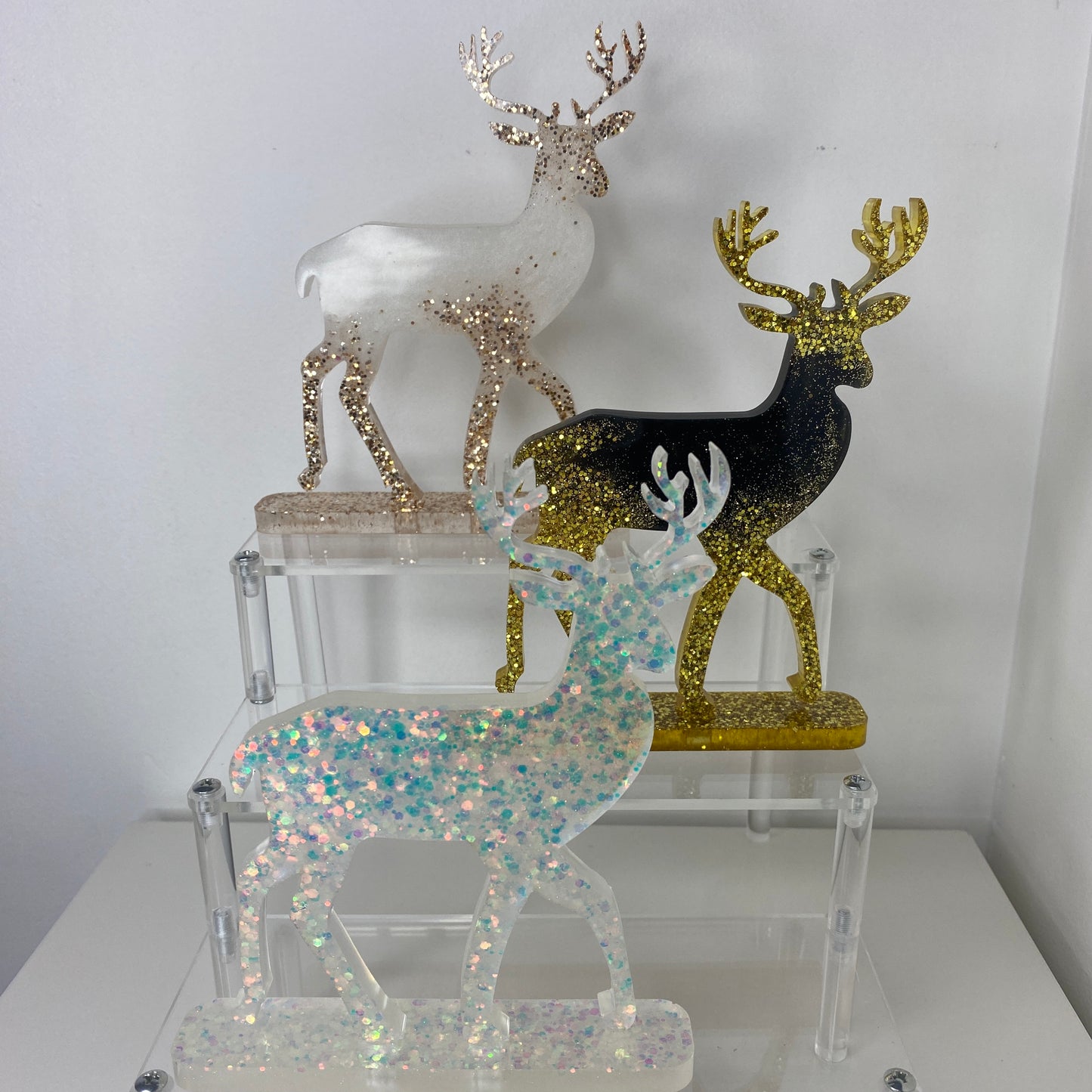 déco renne de noël sur socle paillettes résine epoxy