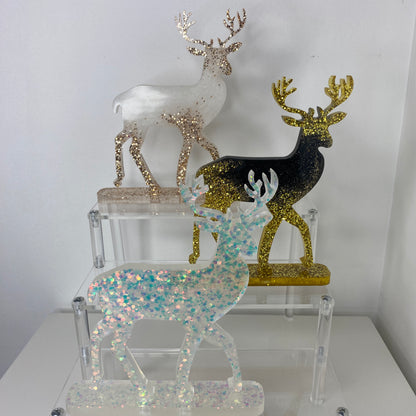 déco renne de noël sur socle paillettes résine epoxy