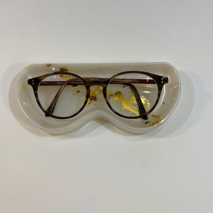 repose lunettes support de lunettes en resine epoxy blanc et feuilles d'or