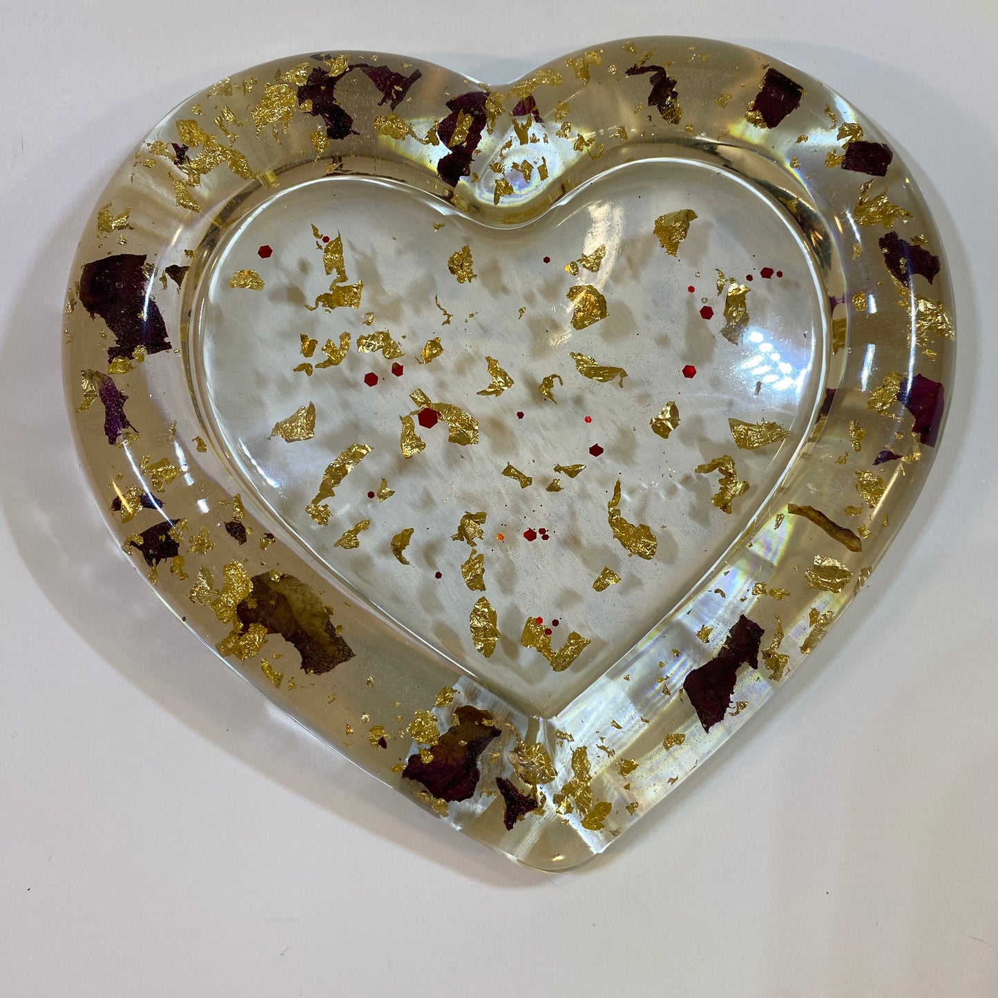 vide poches coeur résine epoxy feuilles d'or et pétales de rose