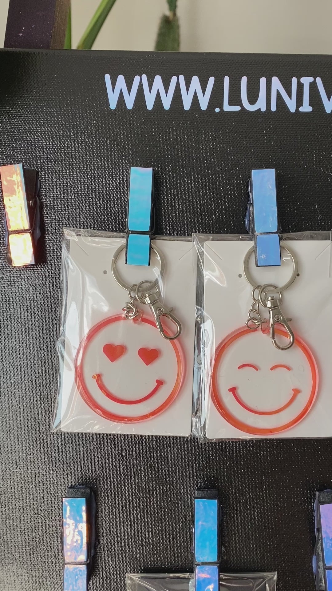 porte-clés happy face smiley holographiques orange