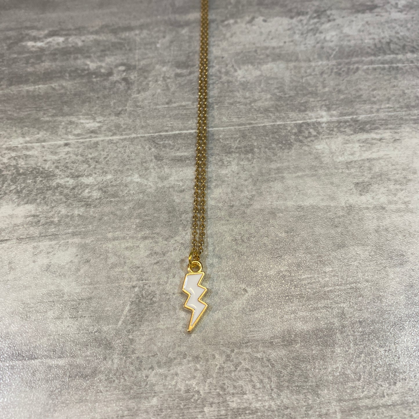 Collier pendentif éclair