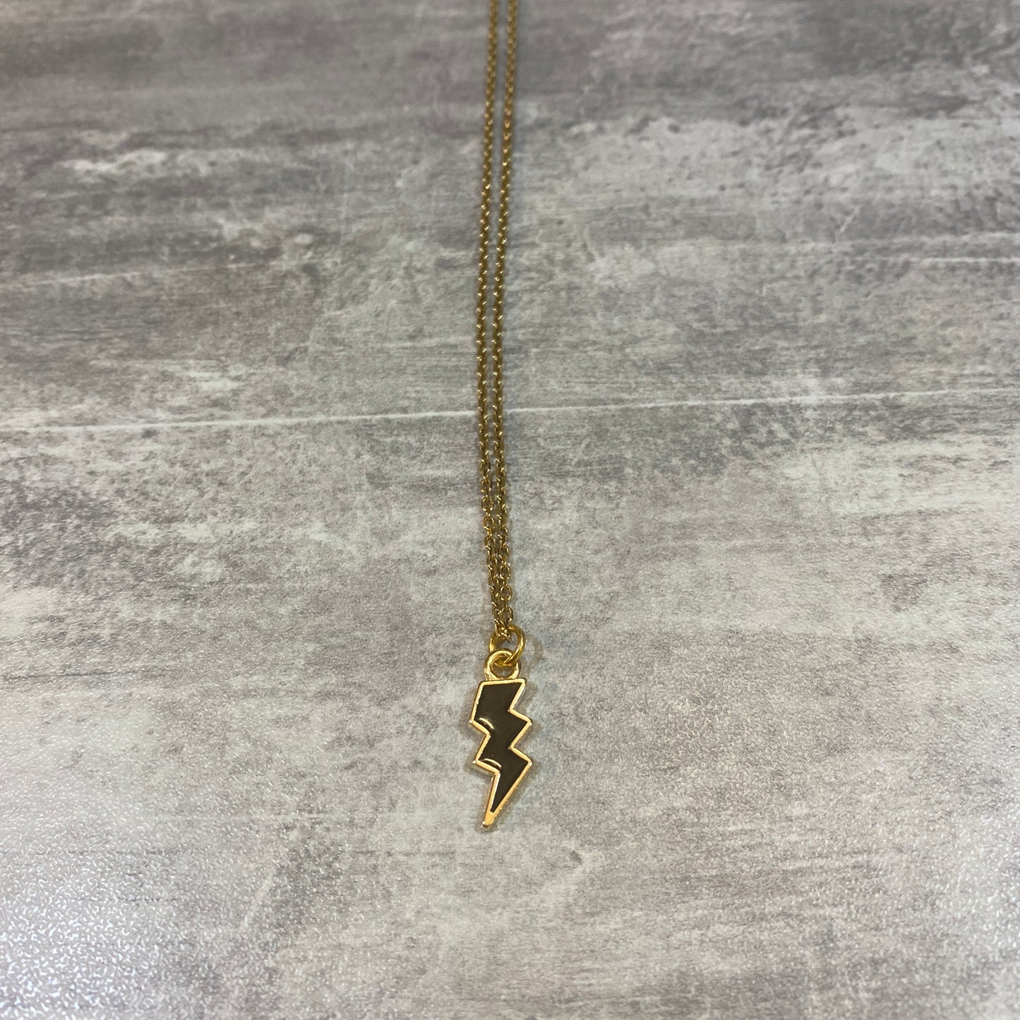 Collier pendentif éclair